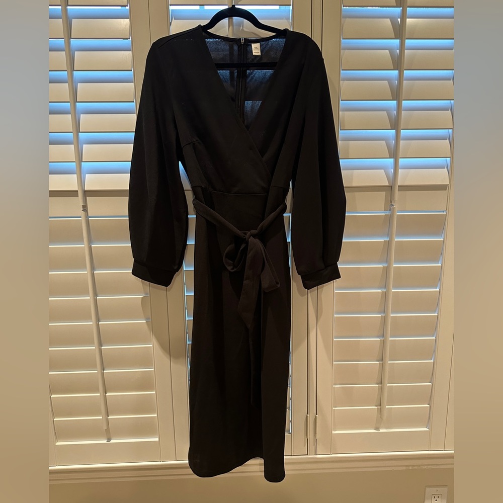 Black Midi Dress with oversized sleeves